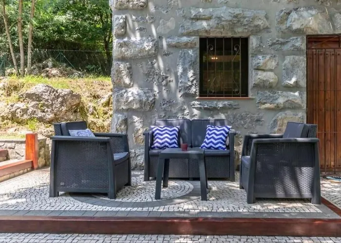 Casa De Piedras Entre Arboles, Pura Naturaleza Castro Urdiales