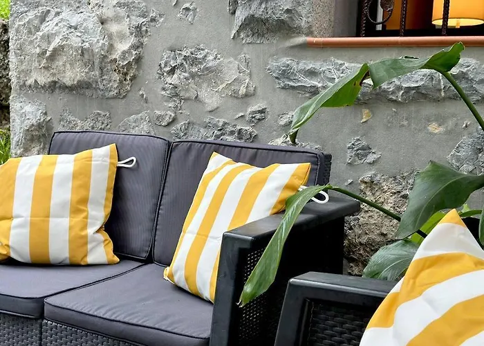 Casa De Piedras Entre Arboles, Pura Naturaleza * Castro Urdiales