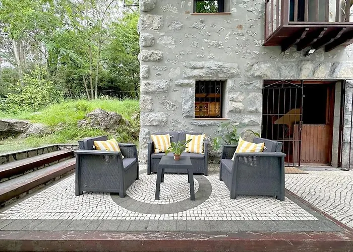 Casa De Piedras Entre Arboles, Pura Naturaleza *