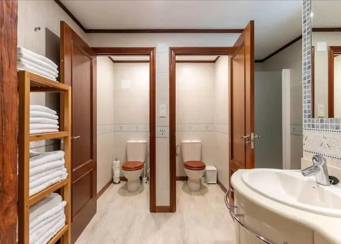 Casa De Piedras Entre Arboles, Pura Naturaleza