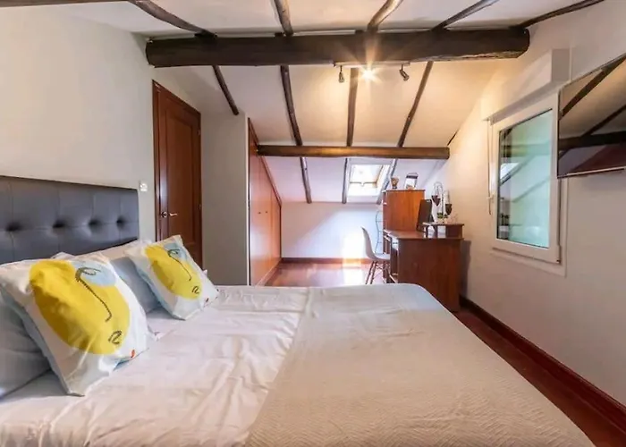 Casa De Piedras Entre Arboles, Pura Naturaleza